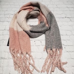 Women's chunky scarf. Holiday. Winter.